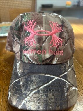 Under Armour Camo Baseball Cap with Pink women hunt